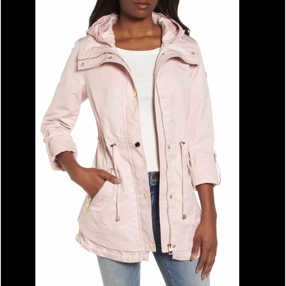 Guess Adjustable-Waist Hooded Anorak
Lightweight - Picture 3 of 3